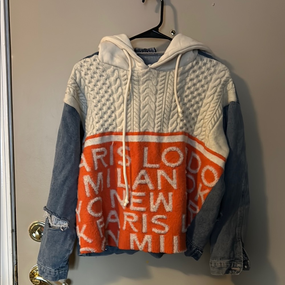AKIRA Orange Crewneck Sweater with Color Blocking and Hood